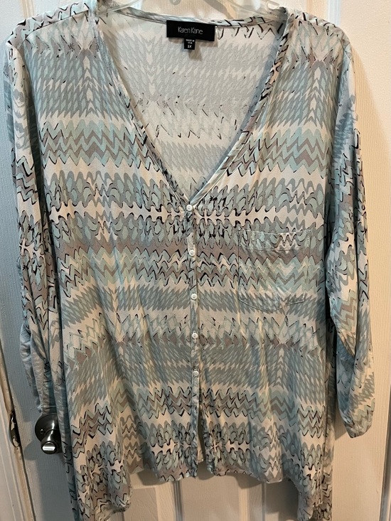 Karen Kane Tops - Karen Kane Green Gray Cream Chevron Button-Front V Neck Tunic Top 1X